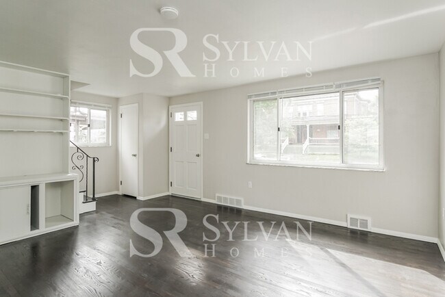 Photo - Cheerful and Welcoming Home for You!