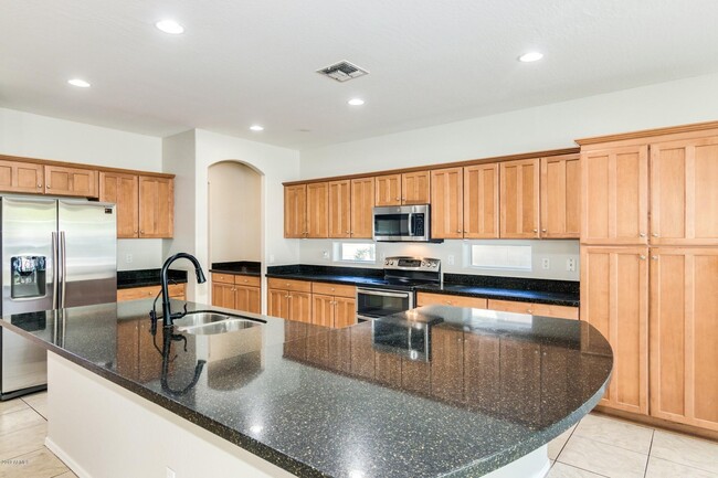 Building Photo - 2044 E Firestone Dr