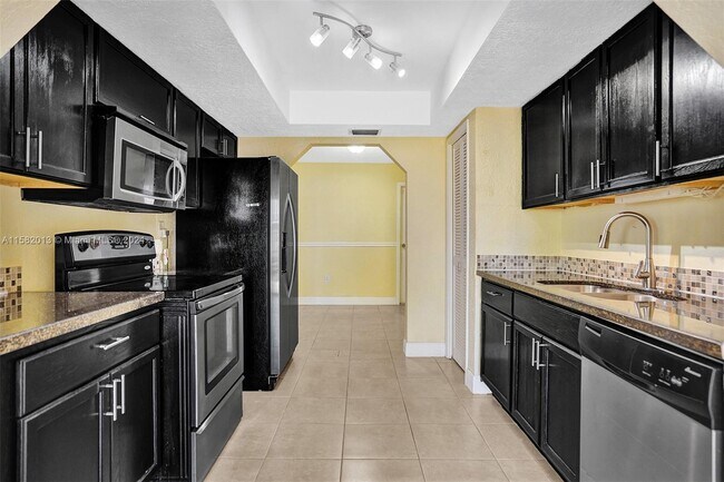 Building Photo - 7131 NW 24th Pl