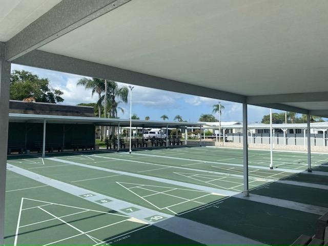 Foto del edificio - 2505 E Bay Dr