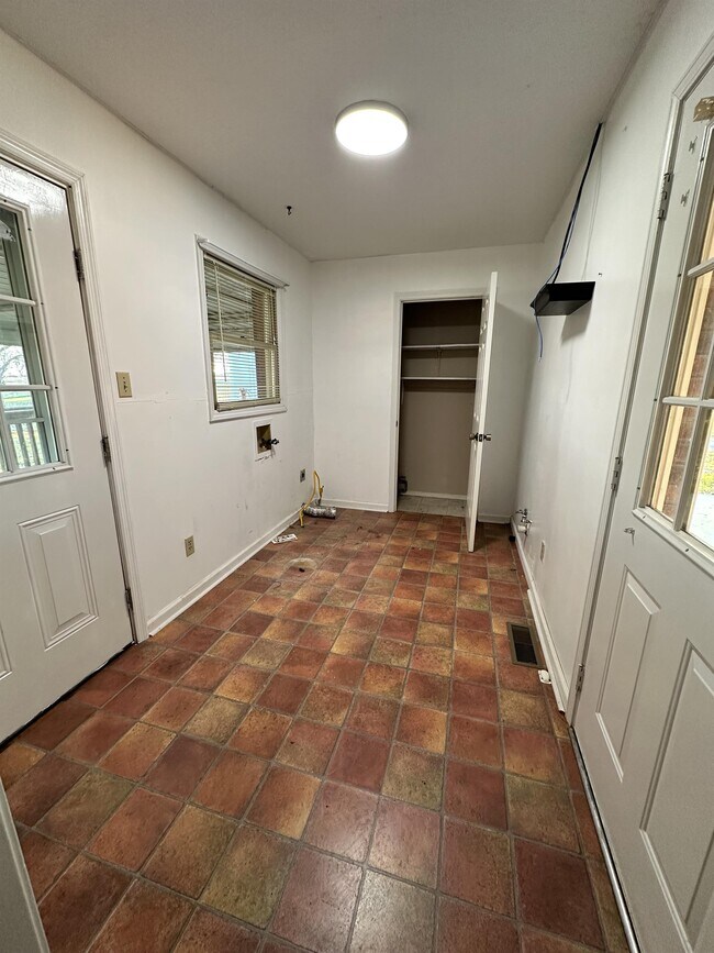 Building Photo - 7876 Crofton-Fruit Hill Rd