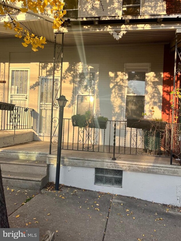 Primary Photo - 1437 S 47th St