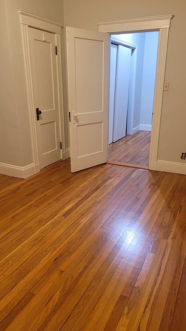 Building Photo - 258 Vine St