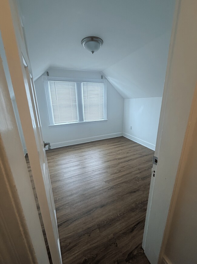 Dormitorio 1 - 385 Huntington Rd