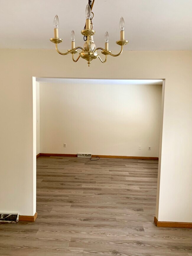 View of dining room from living room - 173 W Lawrence St