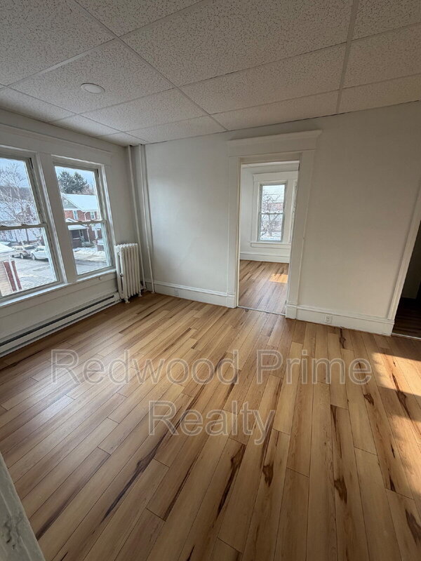 Building Photo - 2901 Maple Ave