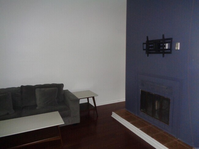 Foto del edificio - 301 Kings Row Dr