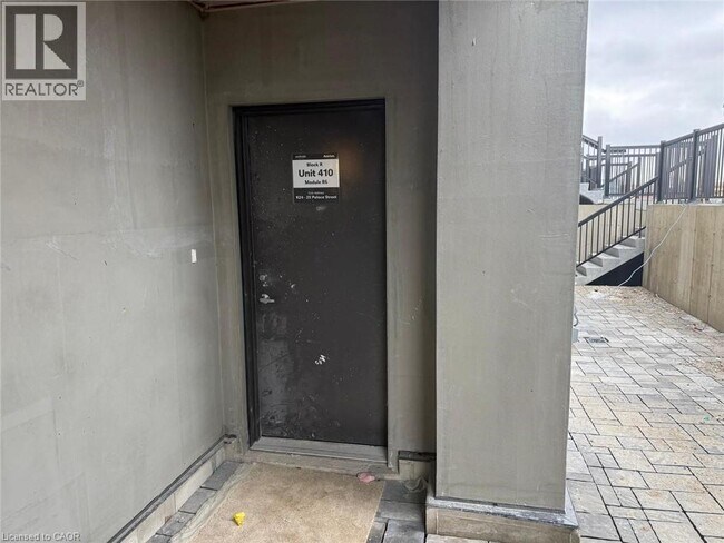 Building Photo - 25 Palace St