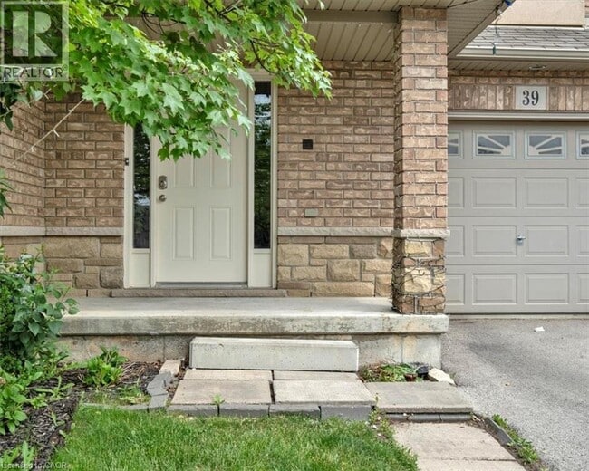 Building Photo - 39 Periwinkle Dr