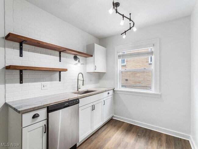 Foto del edificio - 16201 Madison Ave