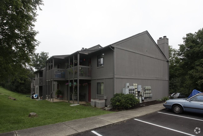 Building Photo - Deer Run Apartments