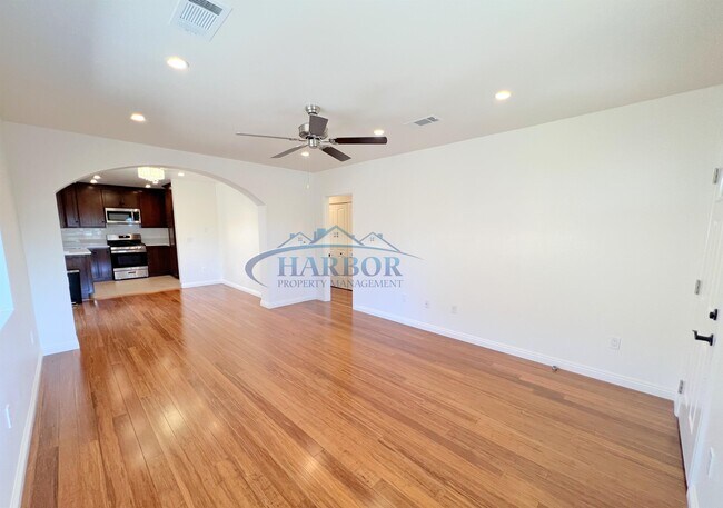 Foto del edificio - 562-566 W 11th St