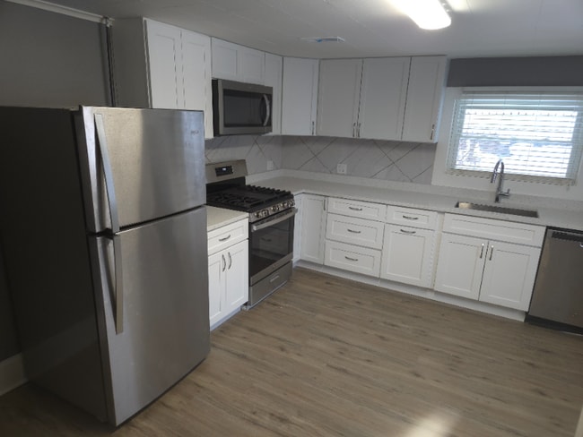 Foto del edificio - 10906 North St