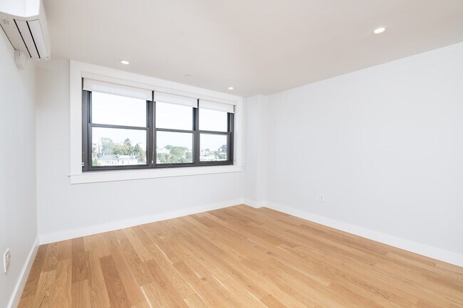 Foto del edificio - 1400 Columbia Rd