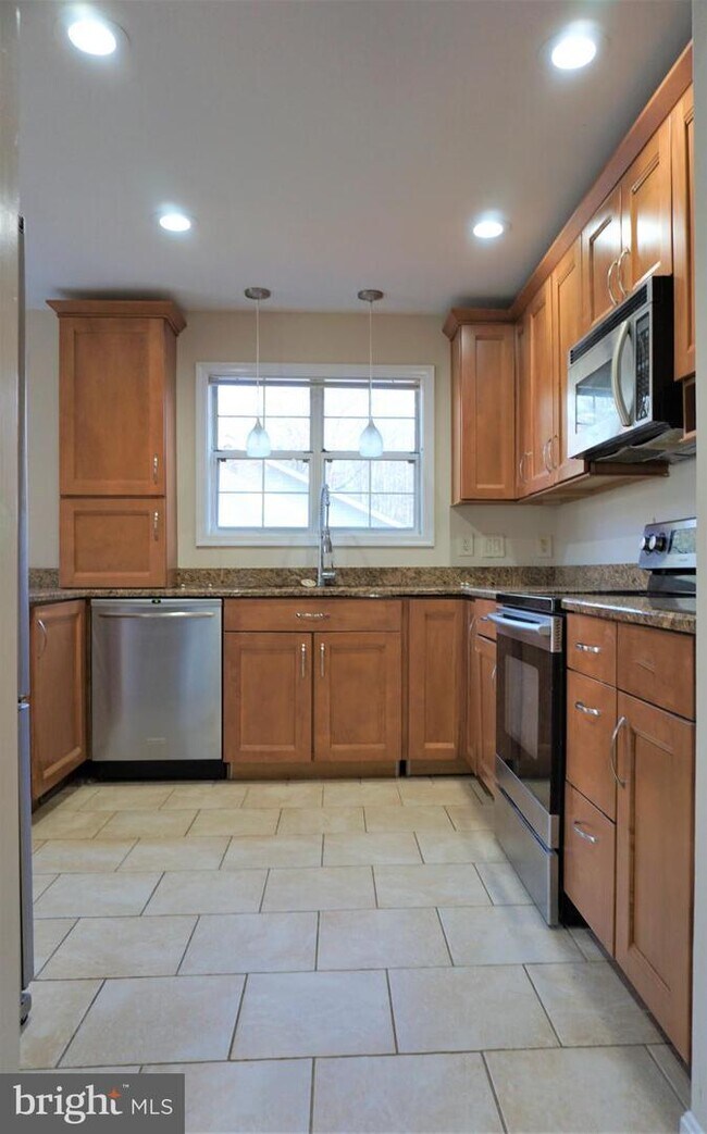 Building Photo - 41 Meadowood Dr