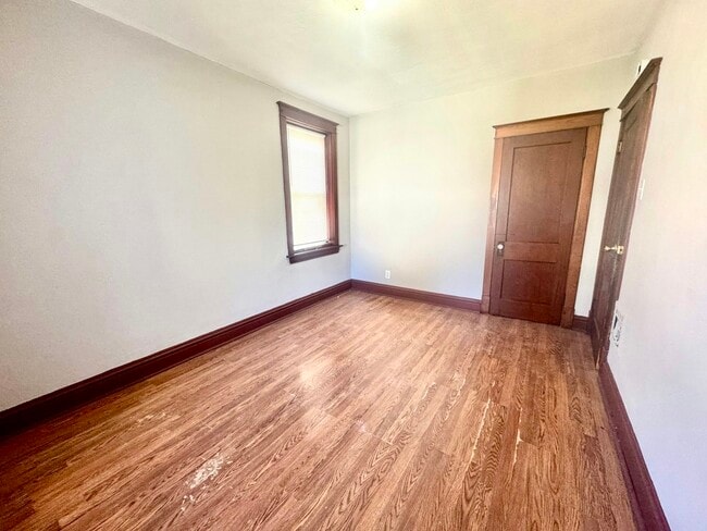 Building Photo - 4055 Tholozan Ave