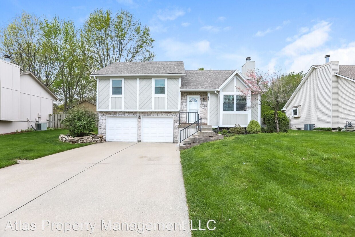 Primary Photo - 3 br, 2 bath House - 120 SE Topaz Drive