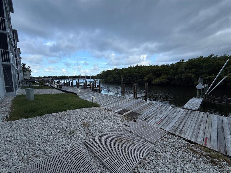 Foto principal - 689 NE 6th Ct