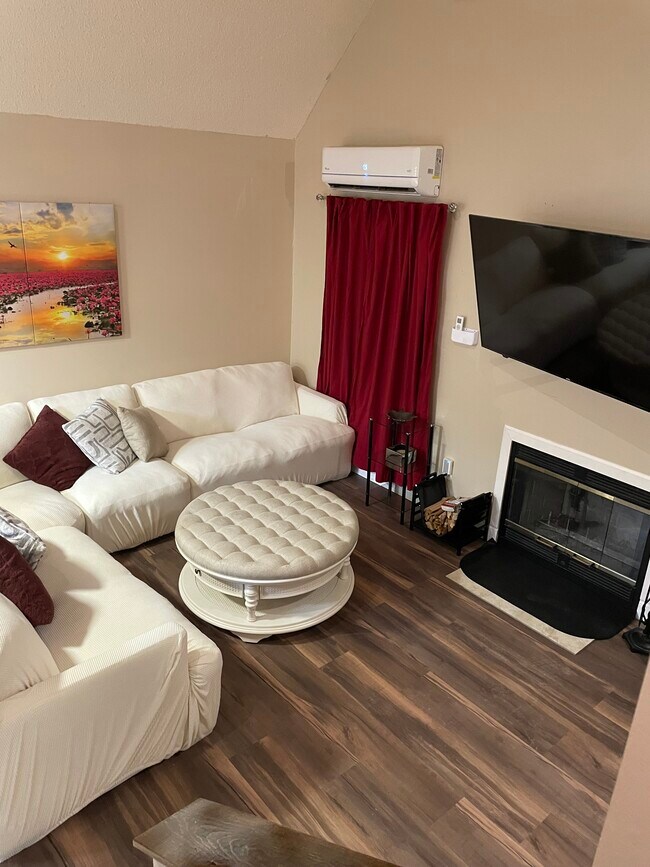 Foto del edificio - 13 Fox Rdg