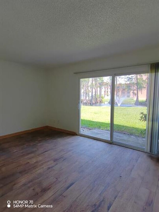 Foto del edificio - Welcome to Tampa Racquet Club – Where Comfort Meets Convenience!