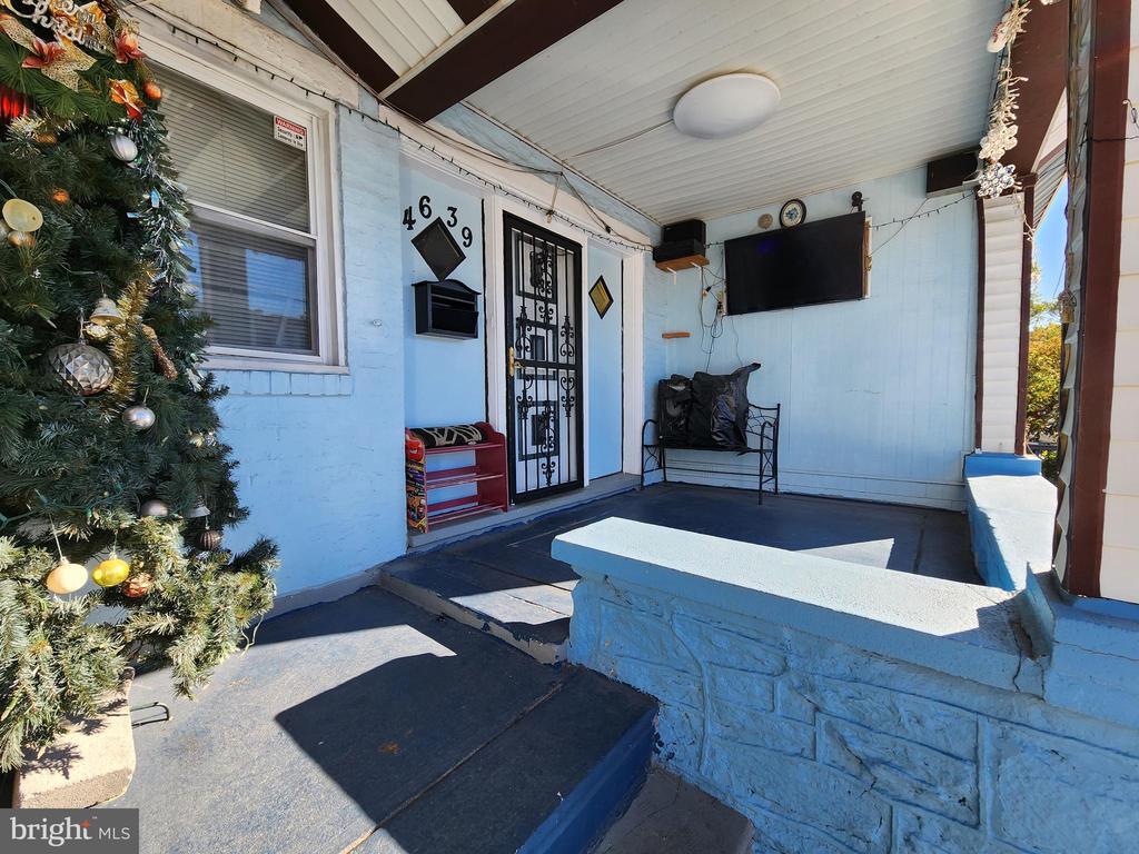 Foto principal - 4639 C St