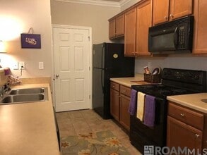 Building Photo - 900 Dean Lee Dr