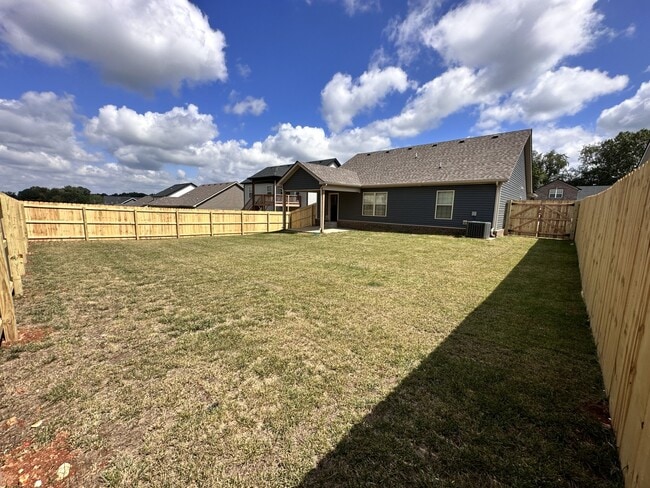 Building Photo - 804 Lillian Grace Dr