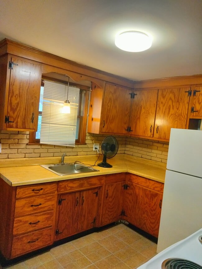Building Photo - 39 Ives Ct
