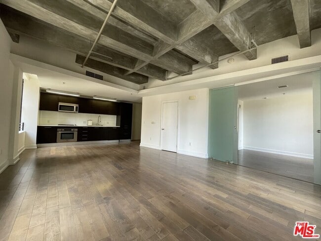 Foto del edificio - 727 W 7th St