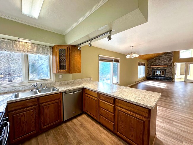 Foto del edificio - LIKE NEW REMODEL!