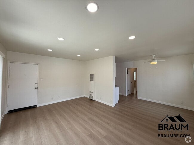 Building Photo - 7339 Woodman Ave