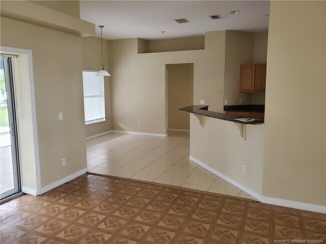 Foto del edificio - 1431 SW Hackensack Ave
