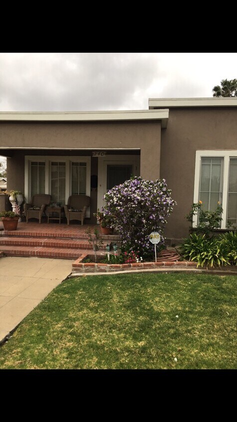 Foto del edificio - 240 N Center St