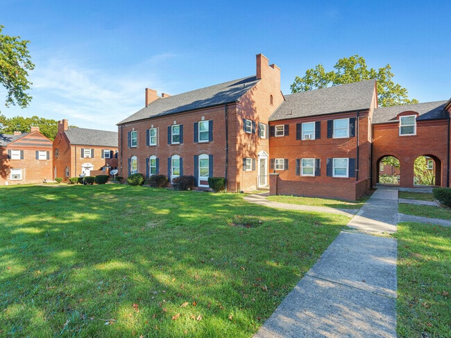 Building Photo - Heirlooms of Cincinnati Apartments