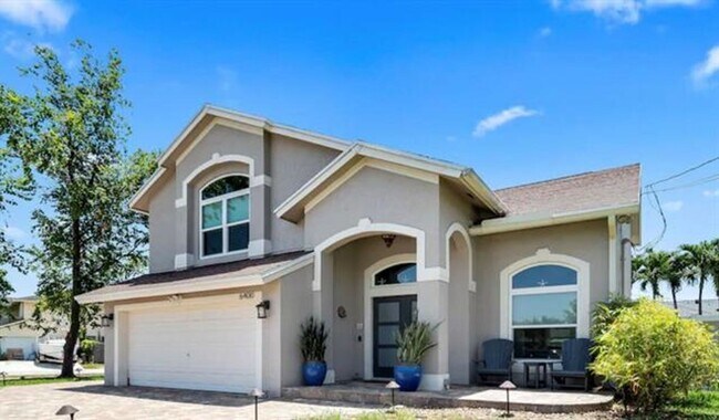Foto del edificio - 6400 Revelle Cir S