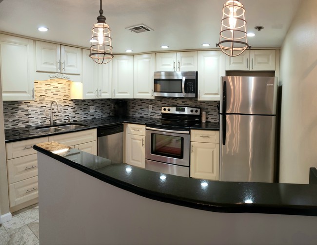 Kitchen - 1 Key Capri Key