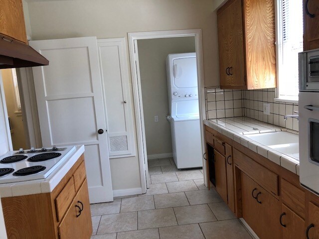 Kitchen with doorway to laundry room - 62 Eastern Ave