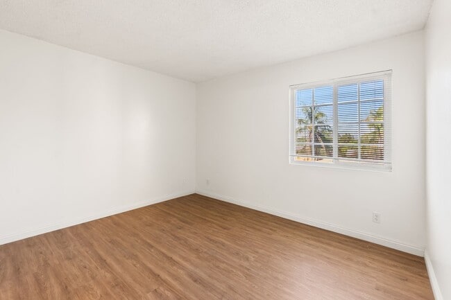 Foto del edificio - Updated 1BD/1BA Apartment in well maintain...