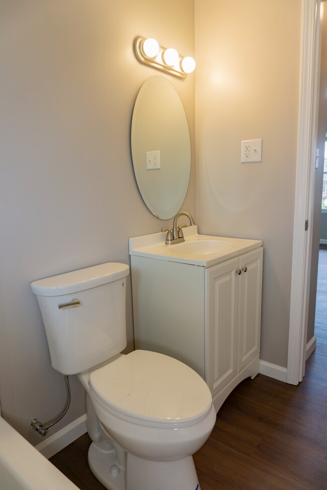 Building Photo - 3270 Bayshore Pky