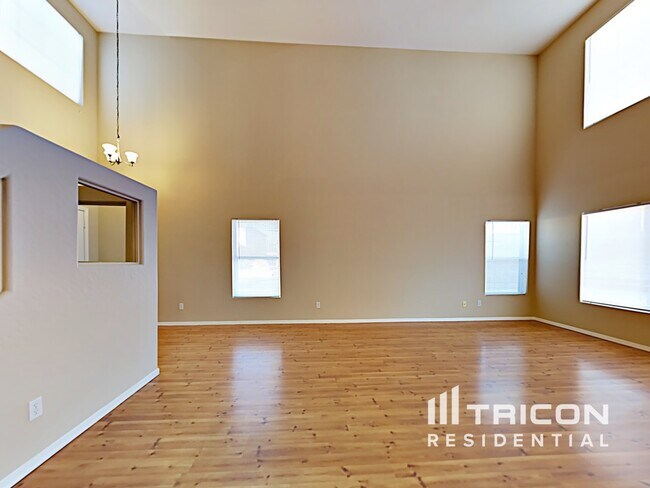Foto del edificio - 22040 W Gardenia Dr
