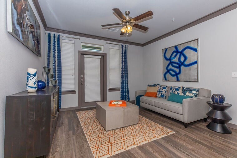 Foto principal - 9393 Farm to Market 1960 Bypass Rd W