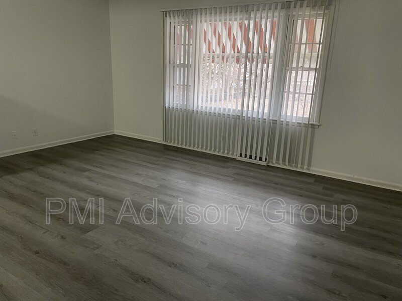 2021 SW Mission Ave Unit 14, Topeka, KS 66604 Condo for Rent in