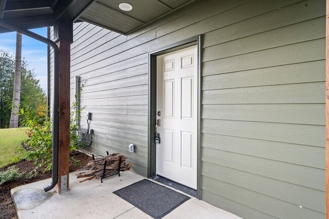 Building Photo - 535-537 NE Vena St