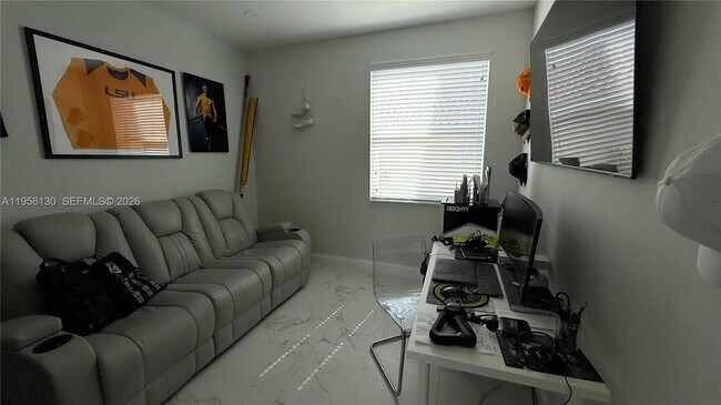 Foto del edificio - 212 SW 179th Ave