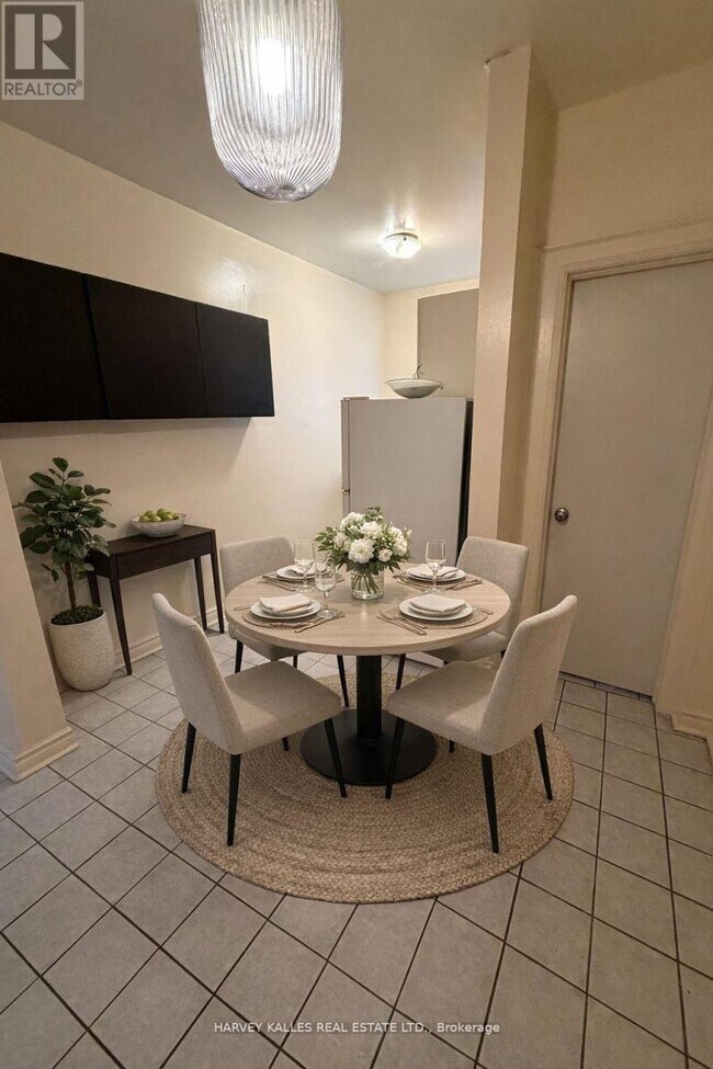 Photo du bâtiment - 105 Kenwood Ave