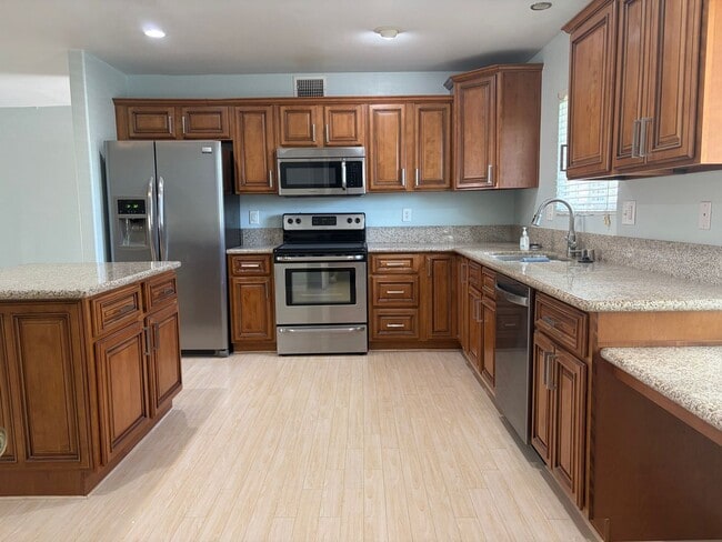 Foto del edificio - 28033 Radford Dr