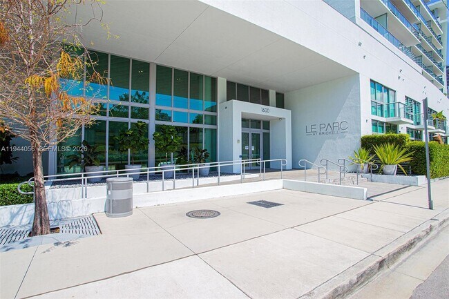 Foto del edificio - 1600 SW 1st Ave