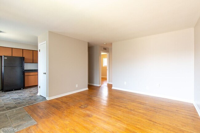 Building Photo - 2 br, 1 bath  - 1234 Holmes Rd Apt 4