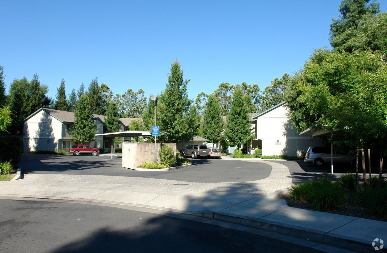 Primary Photo - 2153-2155 Meadowbrook Ct