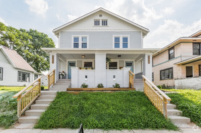 Building Photo - 3847 N Park Ave